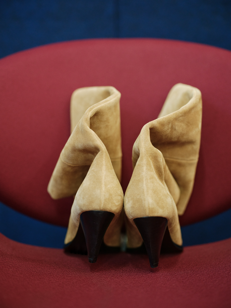 Full-Grain Leather and Suede Chelsea Boots with Cone Heel, Pointed-Toe Stacked Boots, Knee-High Riding Boots