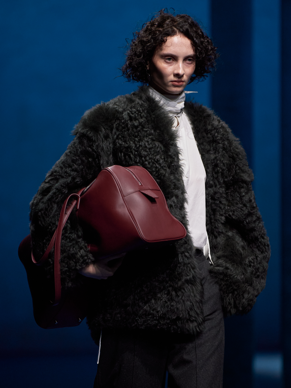 Runway Edition City Boston Series Limited Edition Long Strap Travel Bag 3-in-1 Tote & Shoulder Bag