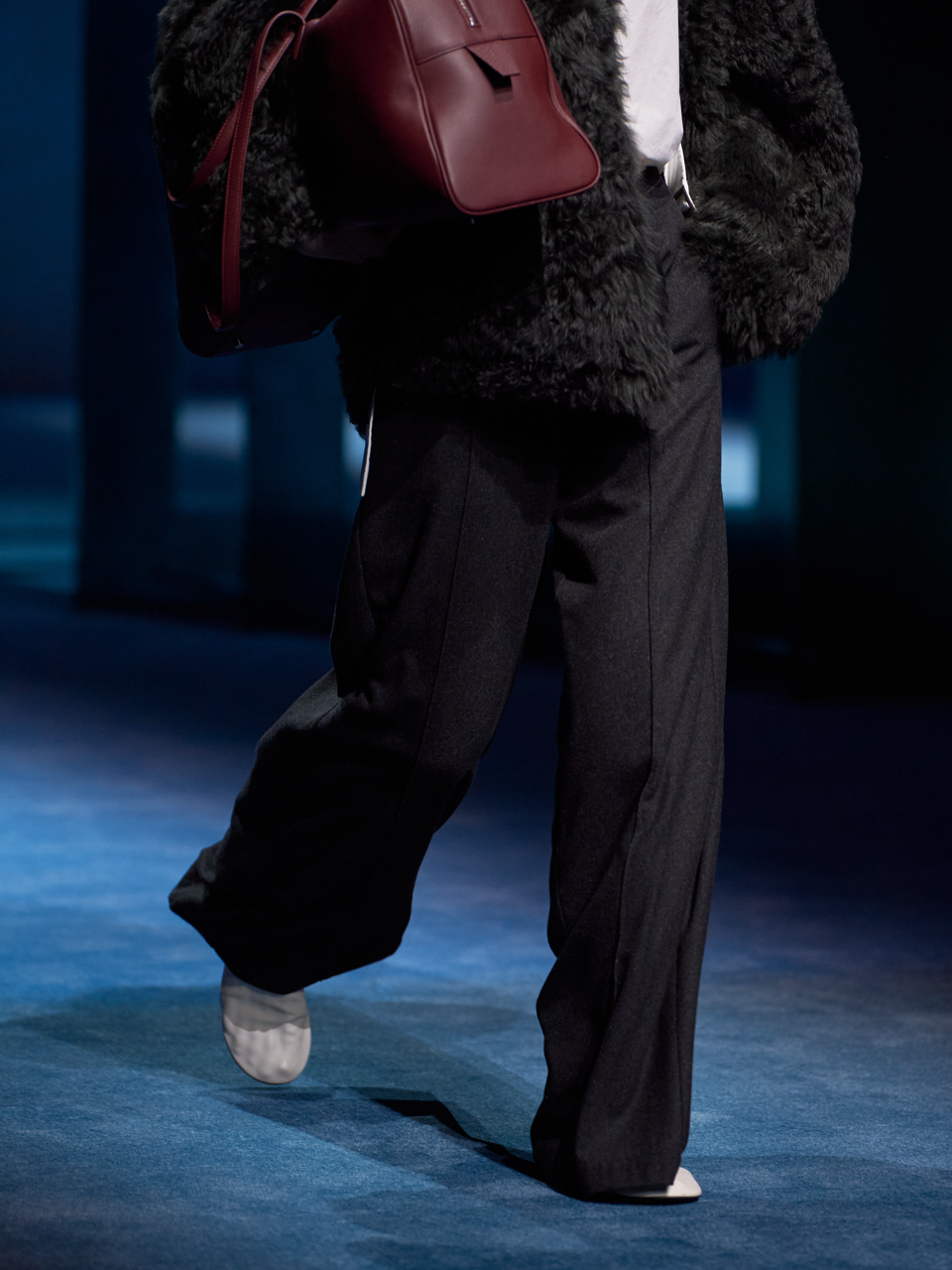 Runway Edition City Boston Series Limited Edition Long Strap Travel Bag 3-in-1 Tote & Shoulder Bag