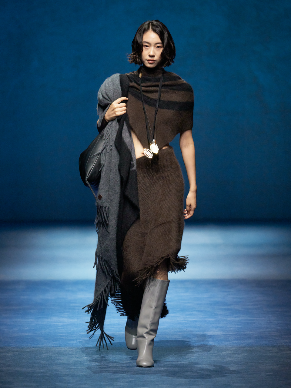 Runway Edition Tibetan Plateau Traceable Yak Down Logo Series Triangle Scarf & Large Shawl